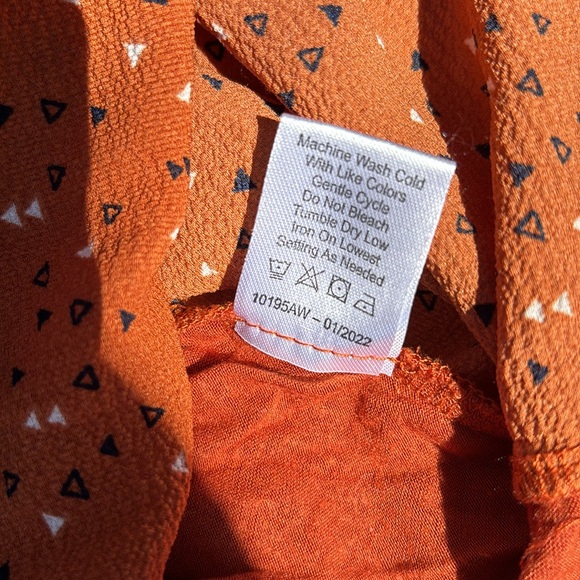 Tempted Los Angeles Triangle Design Rust Orange Blouse Solid Back Keyhole M - Picture 14 of 16